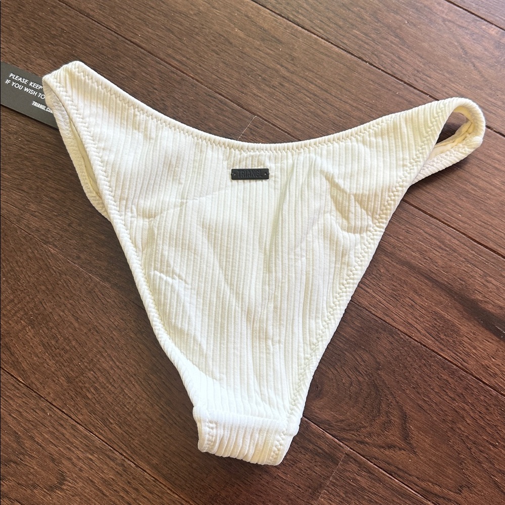 TRIANGL TWINNIE BIKINI IN CLOUD NO BAG NEW WITH TAG - Picture 6 of 7